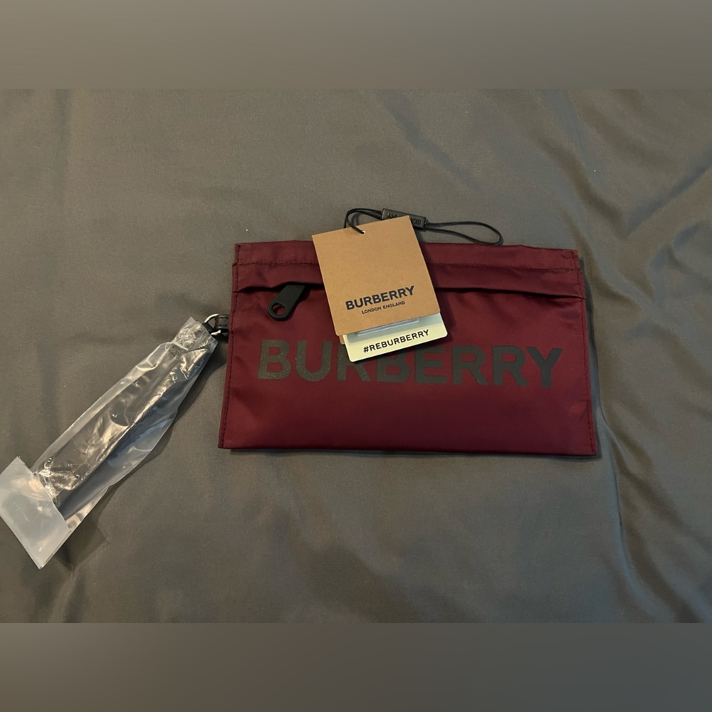 Burberry Wristlet Wine/Black